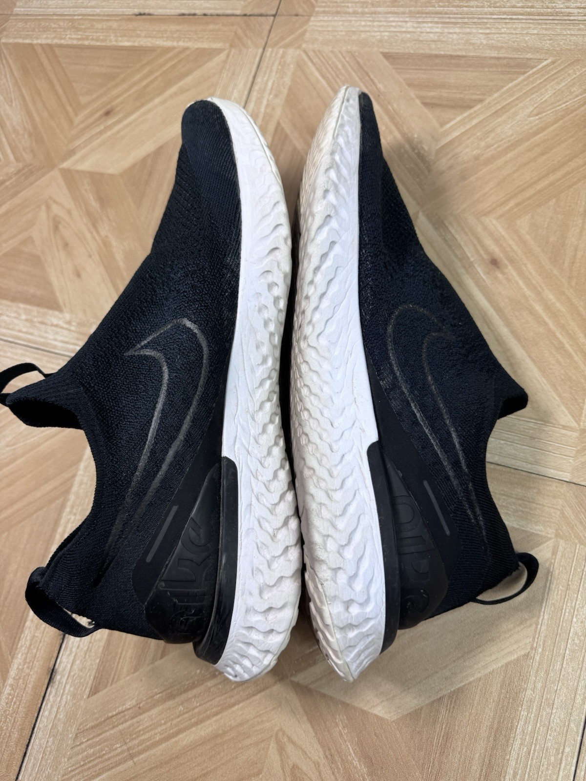 Nike Epic React Phantom Flyknit Running Shoes Men… - image 7
