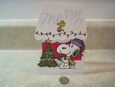 SNOOPY & WOODSTOCK DECORATING DOGHOUSE & TREE PEANUTS CHRISTMAS CARD - VERY CUTE