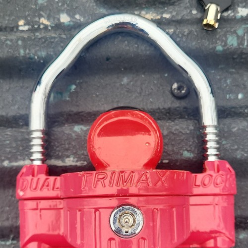DUAL TRIMAX TM LOCK