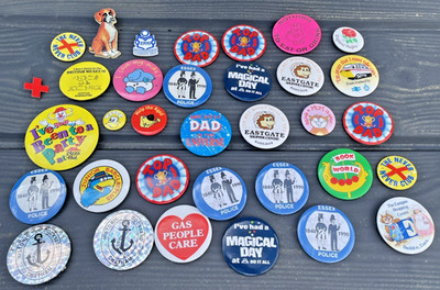 Vintage Abzeichen Button Pin Restposten x34 inkl. Essex Polizei Wohltätigkeitsorganisation gemischt UK Konvolut