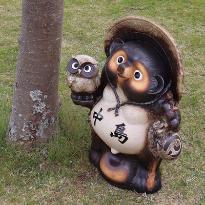 Shigaraki Ware Tanuki Statue No.30 Old Shigaraki Style w/Owl (Personalized)