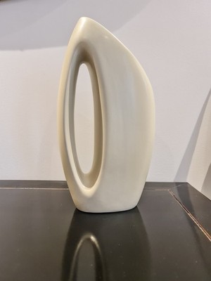Rayware Keramik Modernist Asimmetrisch Skulptural Off White Vase Gefäß Topf