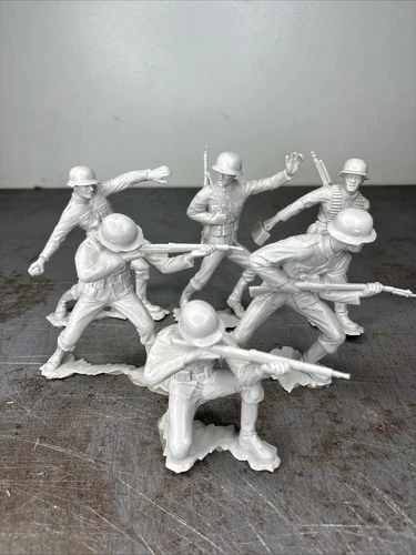 Lot Of 6 Vintage 1963 Louis Marx Light Grey German 6” Toy Soldiers Plastic