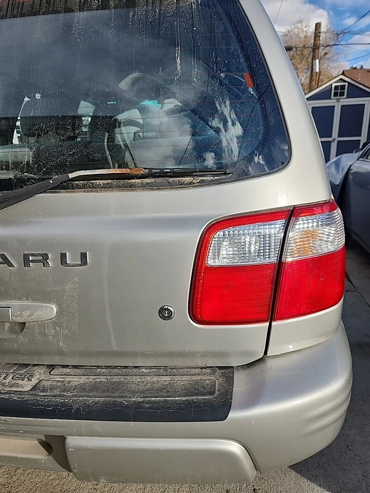 SUBARU FORESTER 1998 A 2002 AMBAS LUCES DE TAPA LUCES TRASERAS OEM Foto 2 de 3