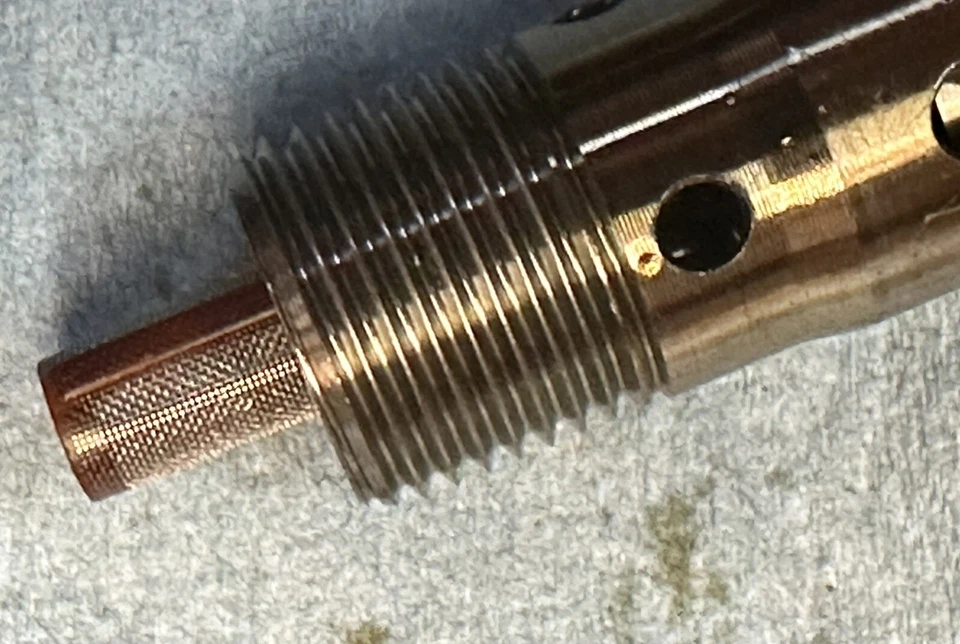 Tornillo de válvula de aceite de árbol de levas OEM MERCEDES-BENZ 276 050 02 78 C300 E350 bonito usado Foto 3 de 4