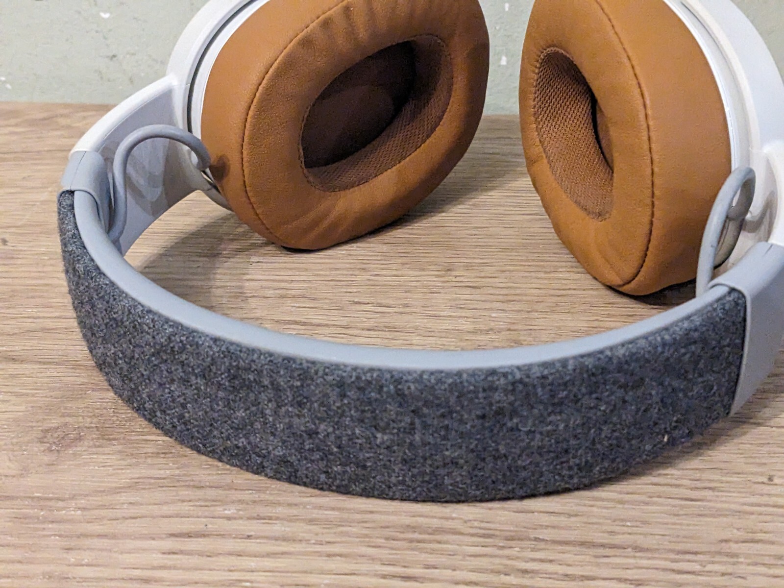 Skullcandy Crusher Wireless headphones Bluetooth overear (grey/tan