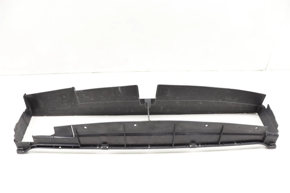 2015 BMW 740LD XDRIVE - Guia de ar do radiador / DUCT 7183854 - Imagem 2 de 4