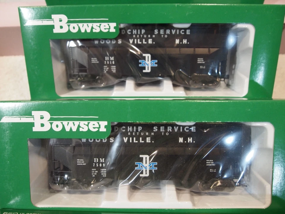 BOWSER H.O. B& M 6-CAR LOT #3 = 4-WOODCHIP, 1-40ft BOX CAR, 1-CABOOSE - Image 3 of 4