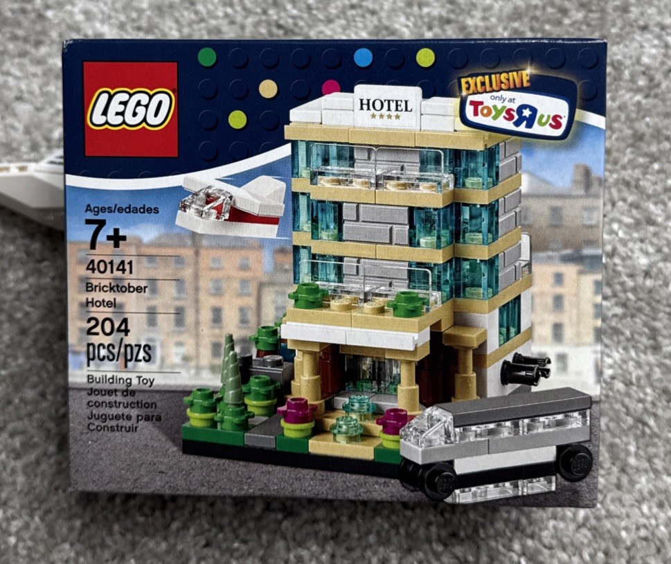 LEGO Bricktober Hotel 40141 Toys R Us Exclusive Retired Set