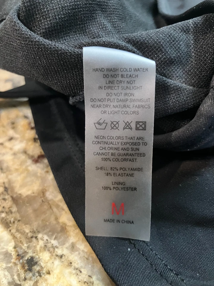 Traje de baño Rip Curl negro talla mediana de una pieza Foto 4 de 4