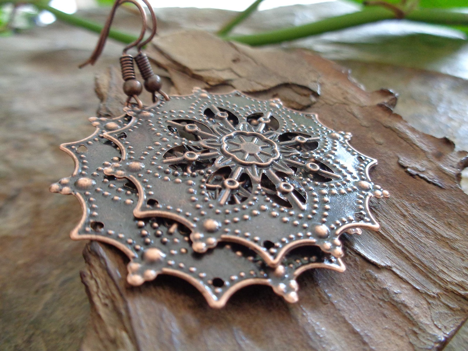 Boucles d'oreilles mandala cuivre flocon de neige délicat ciselé main