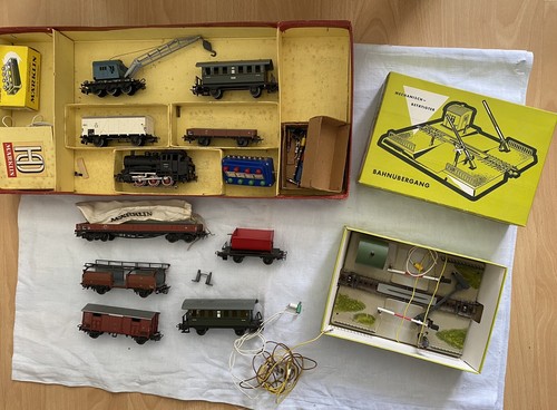 Marklin Märklin HO Train Set, Locomotive, Freight Wagons, Coaches, Accessories - Picture 3 of 20
