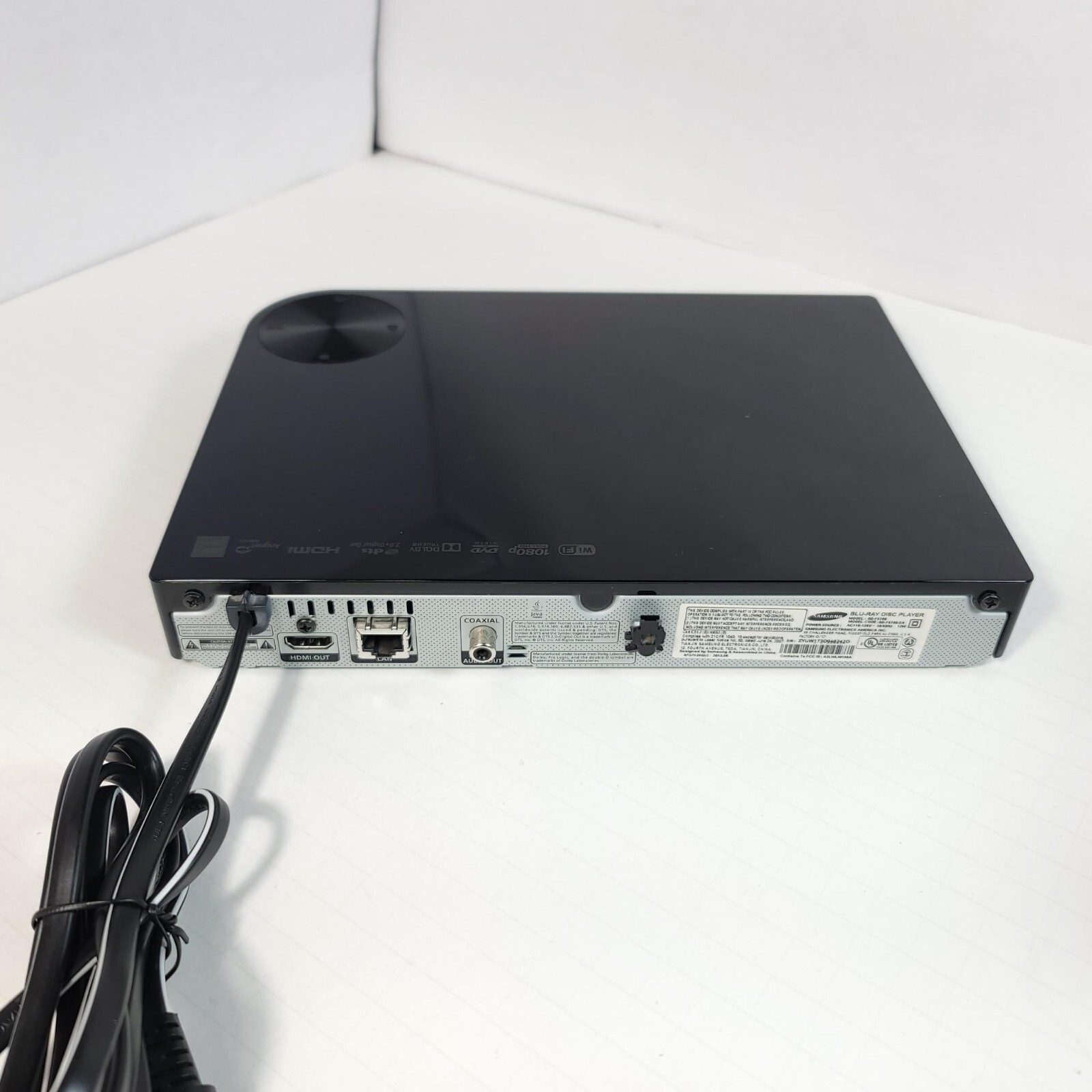 Samsung BDF5700 Smart Bluray & DVD Player 1080p HD Wifi For Parts