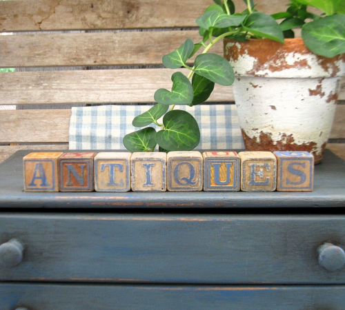 Small Antique  Wood Toy Alphabet Blocks Original Blue Paint Spell ANTIQUES - Afbeelding 1 van 7