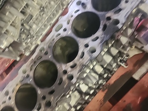 09-13 BMW X5 335D (E70 E90) 3.0L TWIN TURBO M57Y DIESEL ENGINE - CYLINDER BLOCK - Picture 4 of 8