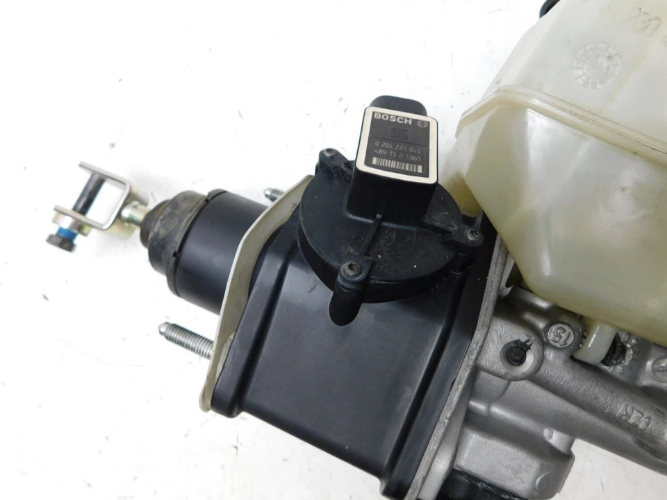 Mercedes Benz SL55 AMG R230 2005 Power Brake Master Cylinder A0004300112 J114 - Image 3 of 4