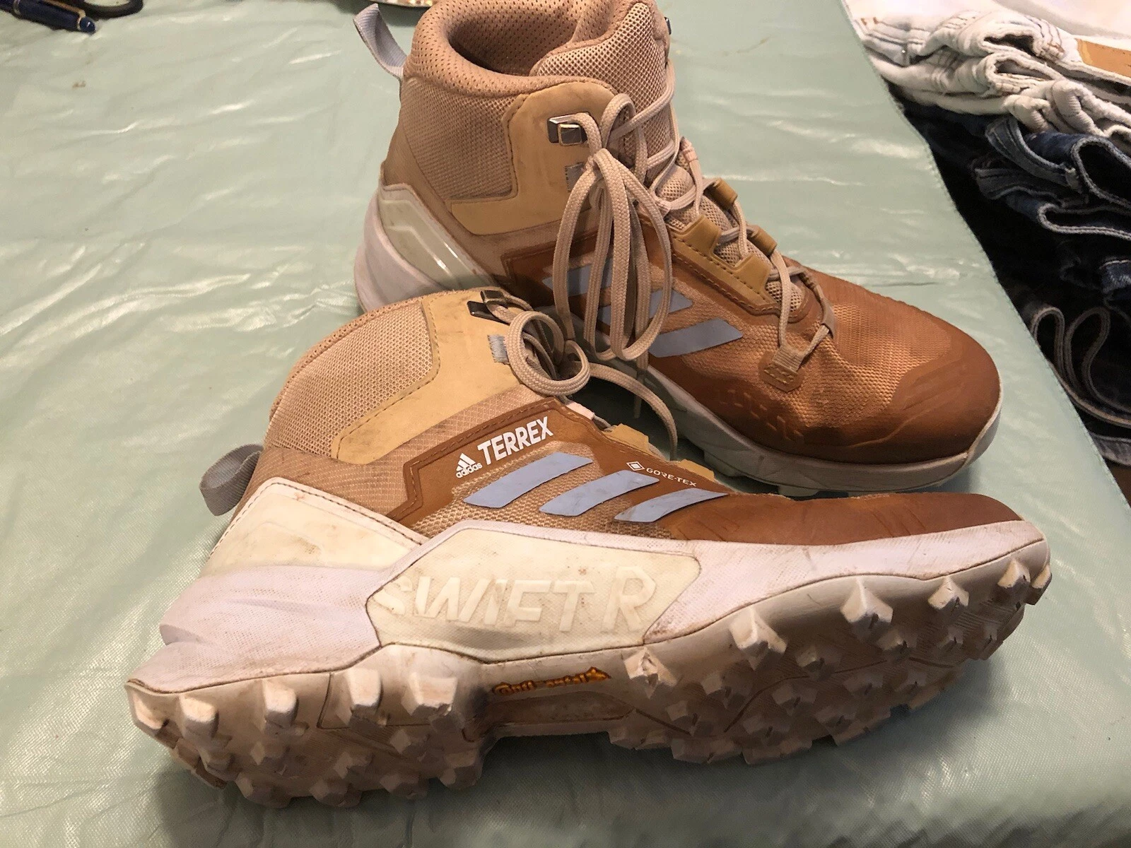 Adidas Terrex Swift R3 MID GTX Women's Size 7.5 Tan FZ3011