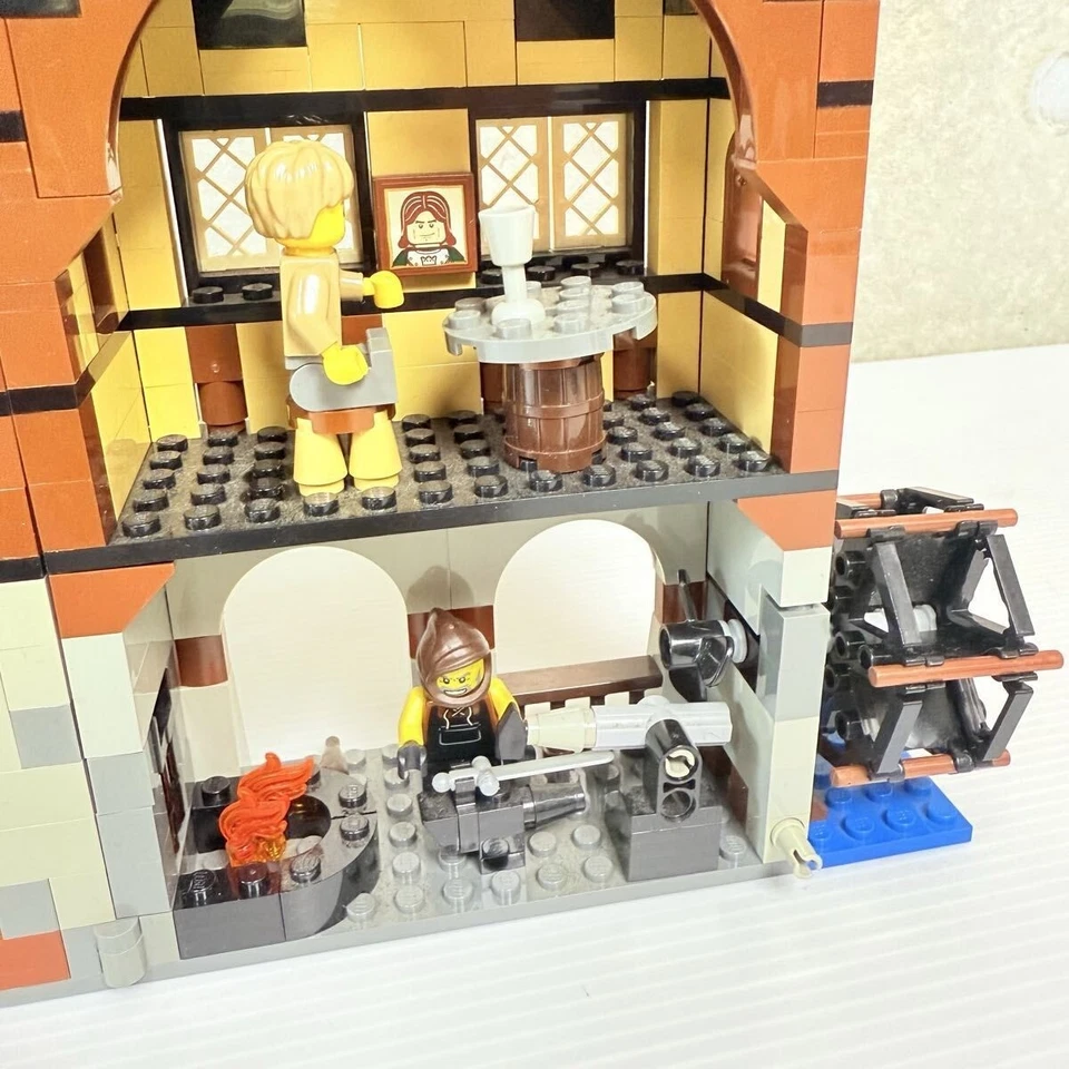 LEGO Castle Fantasy Era Medieval Market Village 10193 In 2009 Used Retired - Image 4 of 4