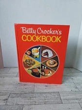1972 Betty Crocker's Cookbook PIE Cover Soups Beverages Poultry Salads Etc