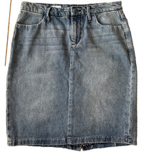 GAP 1969 Denim Skirt Size 8 Light Wash Mint Condition