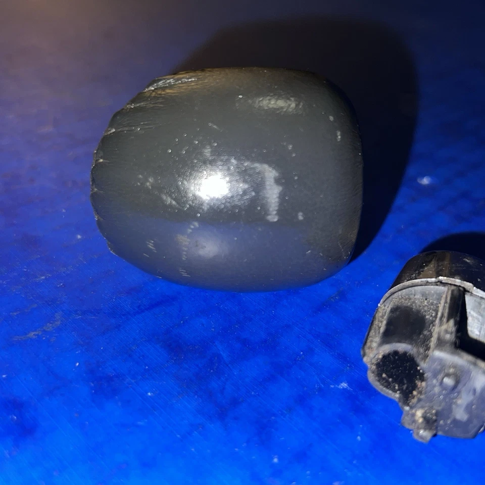 2008-2010 GRAND CARAVAN TOWN & COUNTRY SHIFTER KNOB HANDLE Charcoal Leather OEM - Image 3 of 3