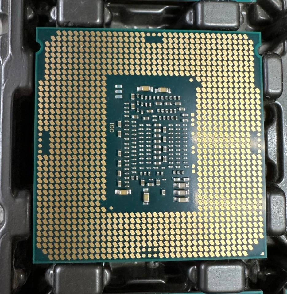 CPU Intel Core Xeon E3-1270 V5 @ 3,60 GHz Foto 3 de 3