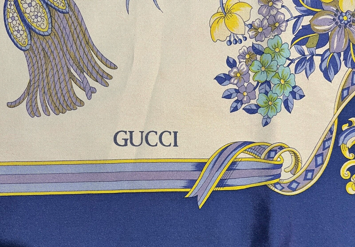 GUCCI Italy Vintage Silk Twill Blue/Yellow Floral Scarf 86cm x