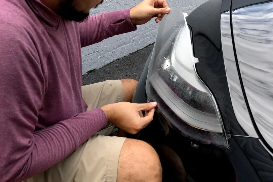 特斯拉型号 Y 车头灯 + 雾灯 PPF 20-25 — 第 2/4 张图片