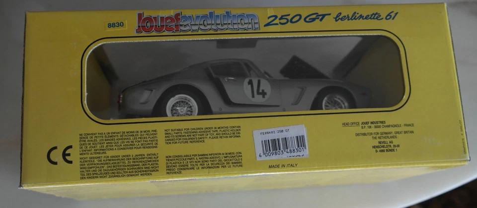 FERRARI 250 GT BERLINETTA - 1:18 (Revell) - Immagine 4 di 4