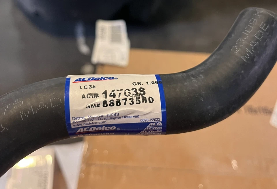 Manguera de calentador moldeada ACDelco Professional 14703S ^ Foto 2 de 2