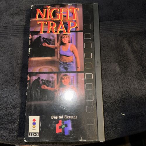 Night Trap 3DO scatola lunga disco 2 completo. Buone condizioni TESTATO in magazzino - Foto 1 di 13