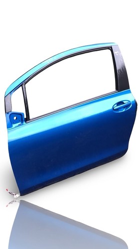 TOYOTA YARIS MK2 3DR FRONT N/S LEFT PASSENGER DOOR BLUE 2006-11 - Picture 2 of 7