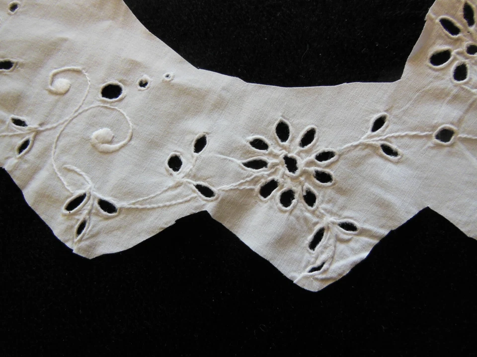 Trés longue broderie ancienne fleur 42 cm our création  couture patchwork T3-20 - Photo 4/4