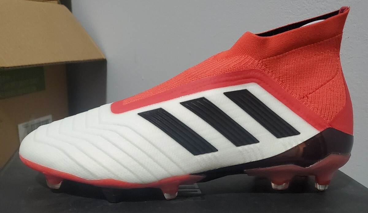 red laceless predators