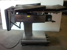 AMSCO 2080RC manual surgical table and pads set