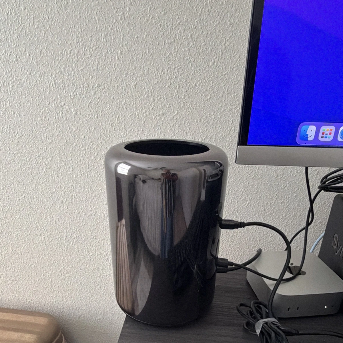 25+ 2013 Apple Mac Pro Desktops & All-In-One Computers for sale