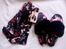 New VICTORIA'S SECRET Black Floral Signature Satin Slippers in Bag Small 5-6