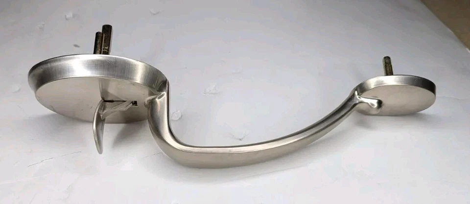 Manija de puerta Wilmington de níquel satinado con perilla Foto 3 de 4