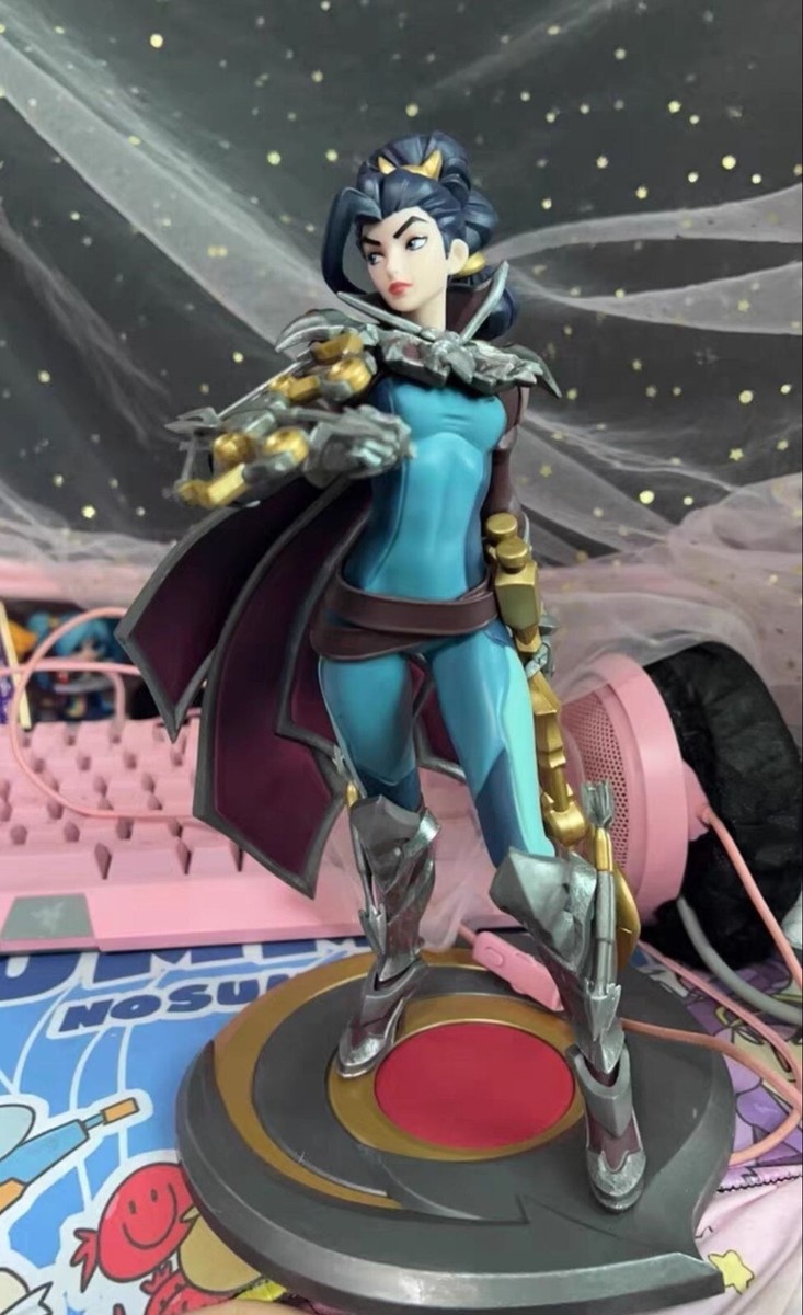 League of Legends the Night Hunter Shauna Vayne FIGURES In Stock