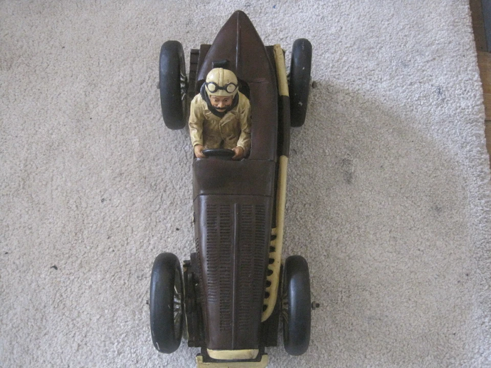 Antica Bugatti tipo 59 T. Nuvolari 1/10 in fibra di vetro vintage - anni '30 - Immagine 2 di 4