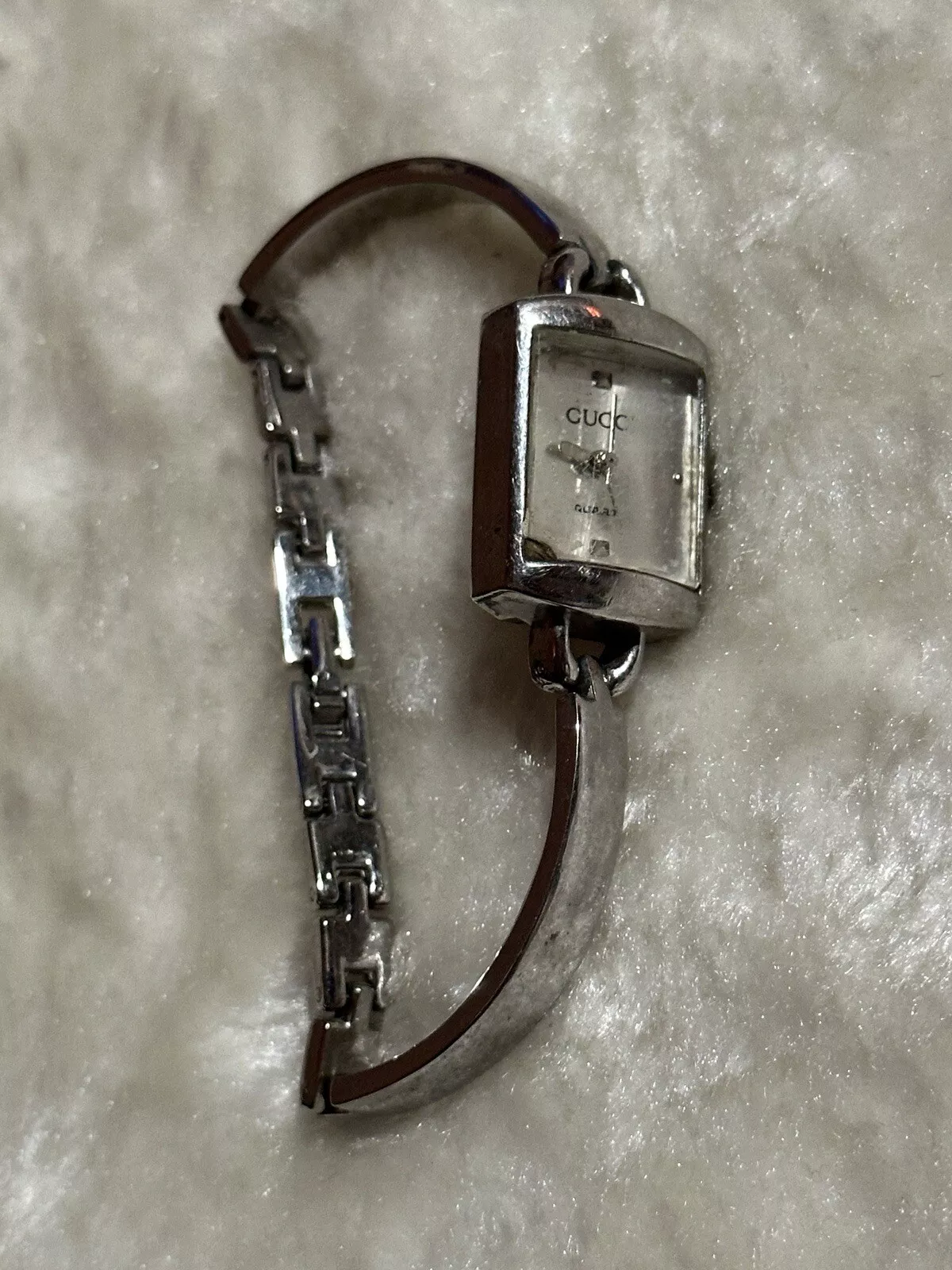 Montre Gucci 1900L pour femme quartz carré cadran noir argent vintage fonctionne