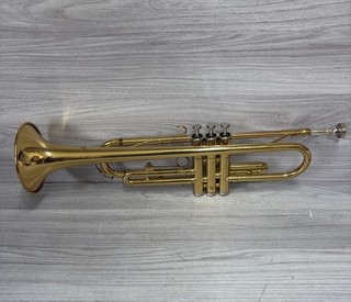YAMAHA YTR1335 TRUMPET WITH CASE