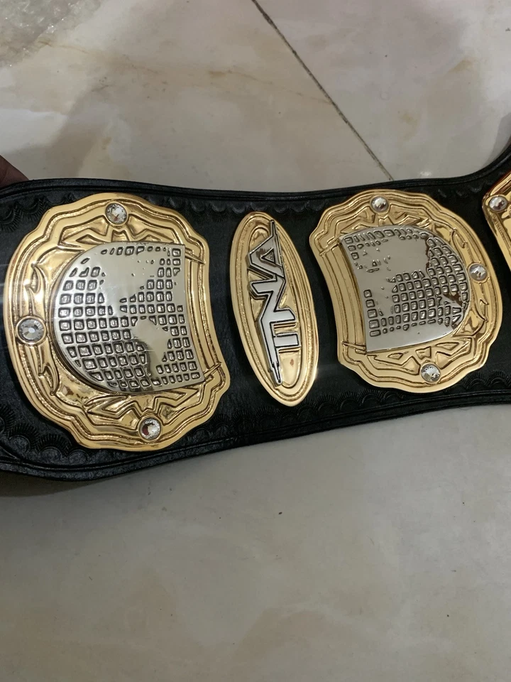 Cinturón Campeonato Peso Pesado Tna Wildcat, 4mm Zinc, Chapado en Oro, Cuero Real. Foto 3 de 4