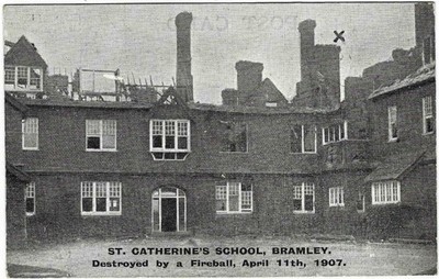 Bramley 1907 St. Catherine's School Brandkatastrophe, in der Nähe von Guildford Surrey Postkarte