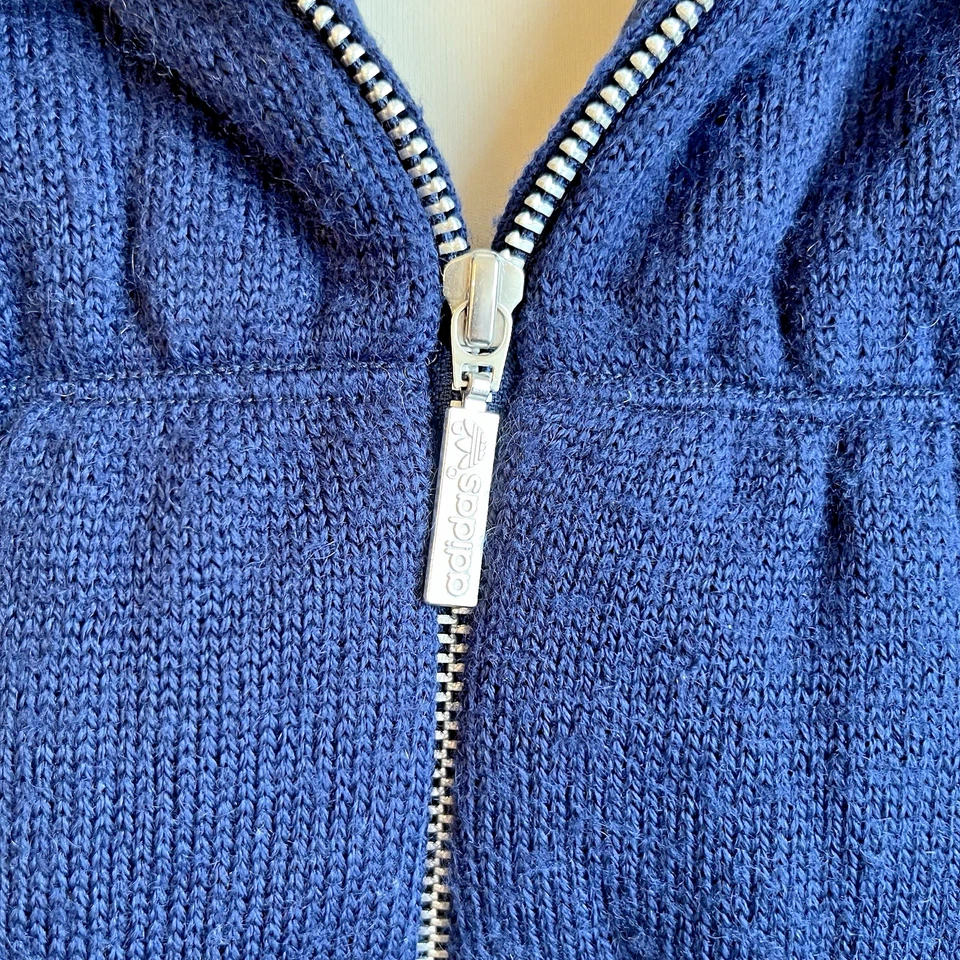 阿迪达斯Originals女式羊毛混纺针织夹克连帽连帽衫海军蓝保暖小号 — 第 2/4 张图片