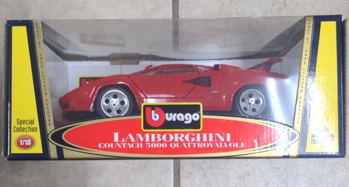 Vintage Burago 1/18 Scale DieCast Red Lamborghini Countach