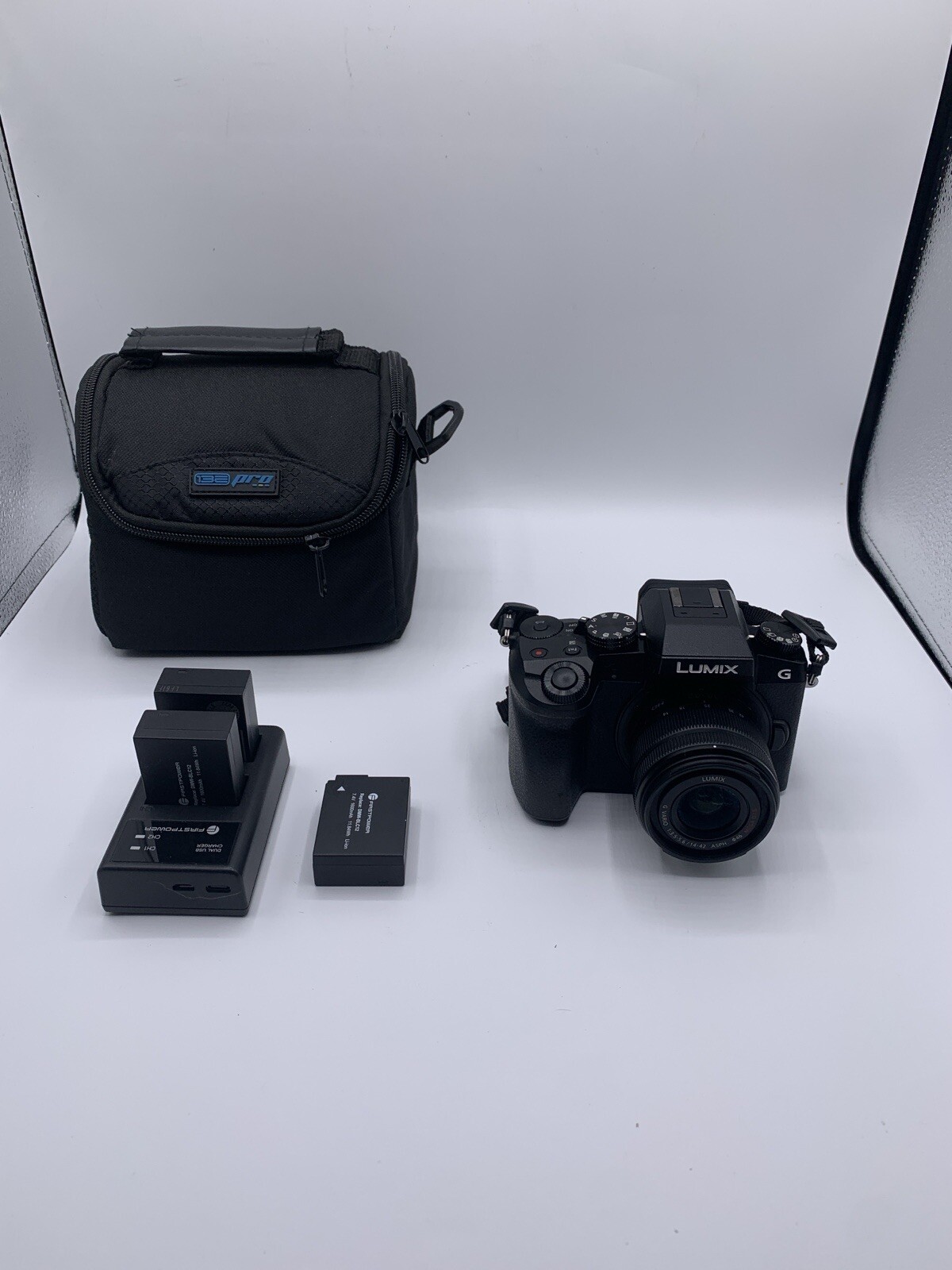 Panasonic Lumix DMC-G7 Mirrorless Digital Camera Black ( Kit with 14-42mm lens )