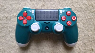 PlayStation 4 Dualshock Controller Custumized (Christmas Spirit Style). Read