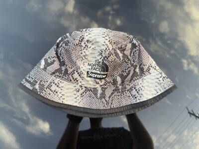 supreme North Face Reversible Crusher