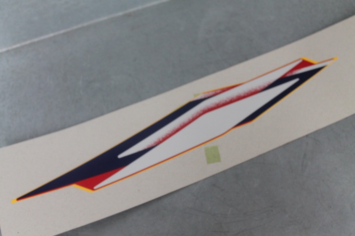 【YAMAHA】 OEM 1997 Yamaha MOUNTAIN MAX 700 600 Front Fender Left Decal